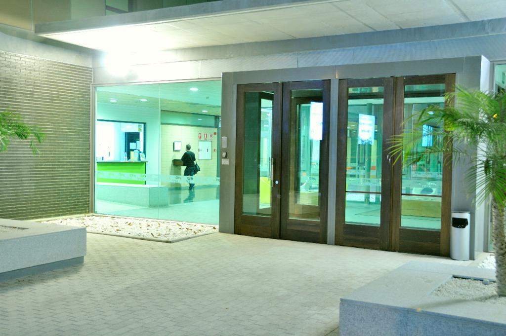 Residencia Universitaria Resa Damia Bonet Valencia Ngoại thất bức ảnh