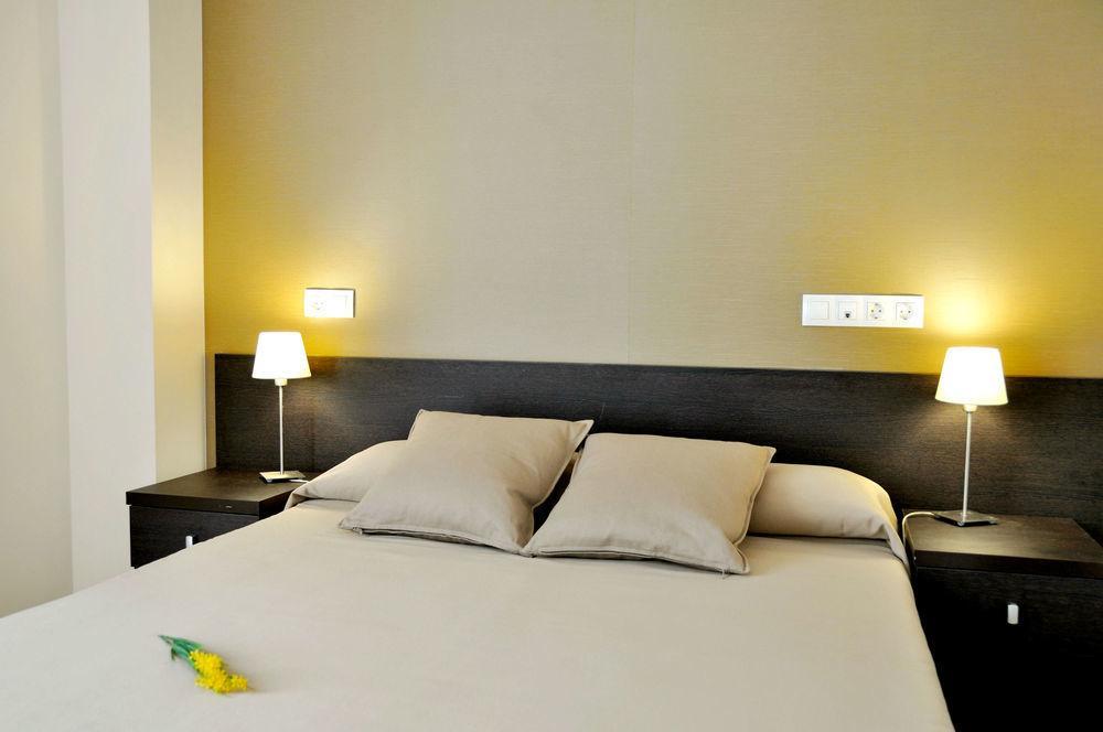 Residencia Universitaria Resa Damia Bonet Valencia Ngoại thất bức ảnh