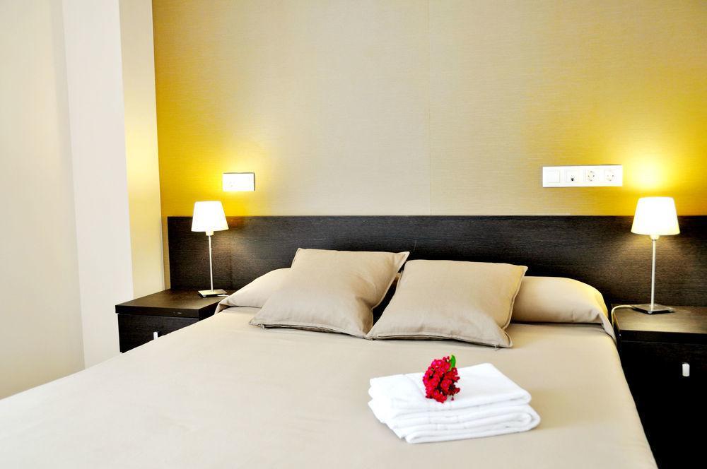 Residencia Universitaria Resa Damia Bonet Valencia Ngoại thất bức ảnh