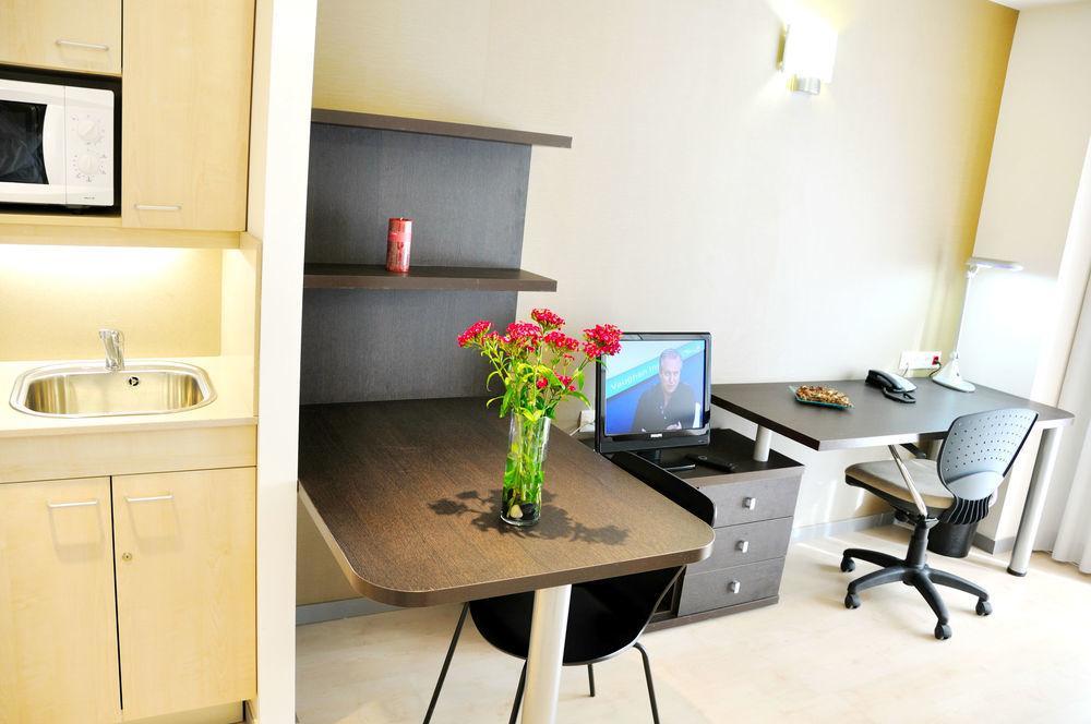 Residencia Universitaria Resa Damia Bonet Valencia Ngoại thất bức ảnh