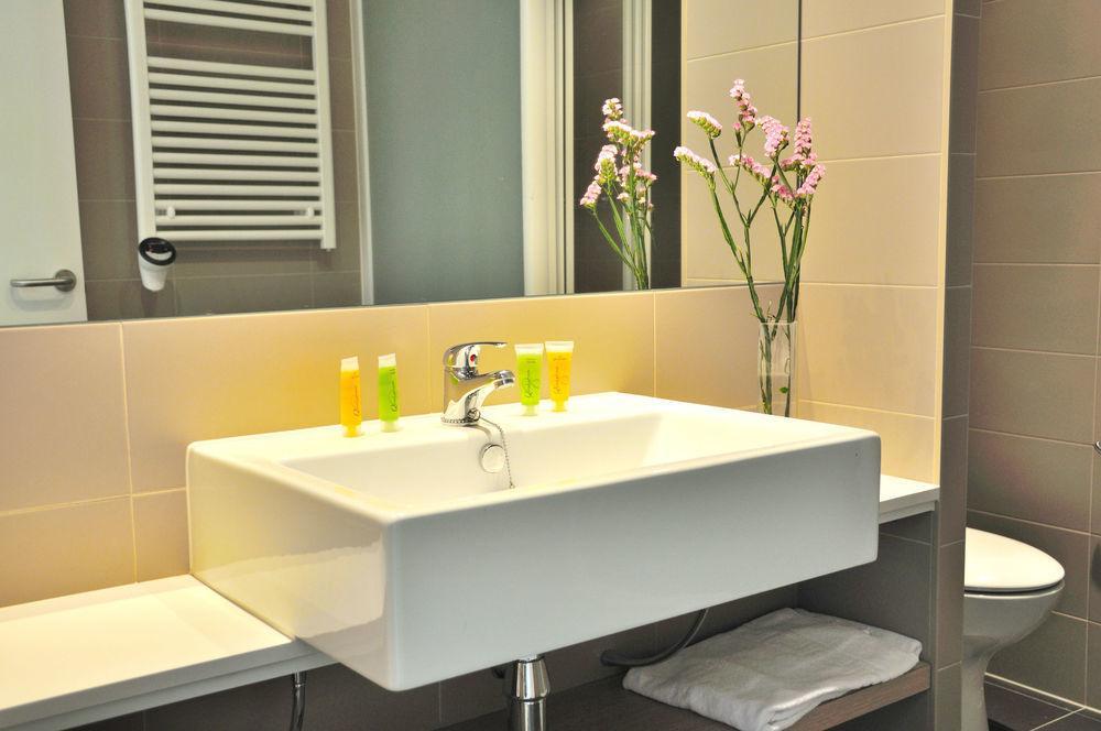 Residencia Universitaria Resa Damia Bonet Valencia Ngoại thất bức ảnh