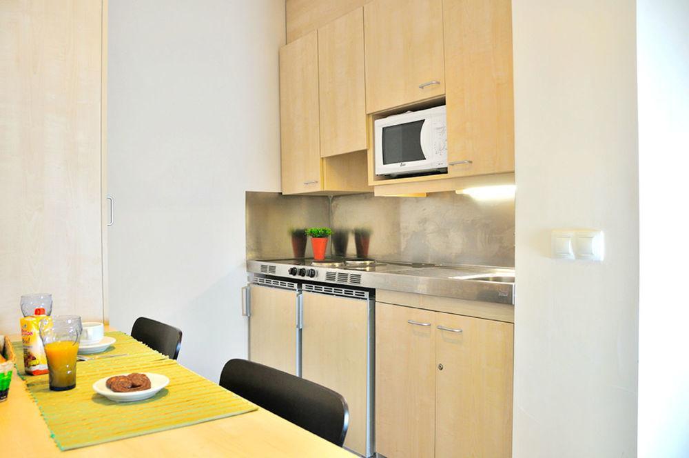 Residencia Universitaria Resa Damia Bonet Valencia Ngoại thất bức ảnh
