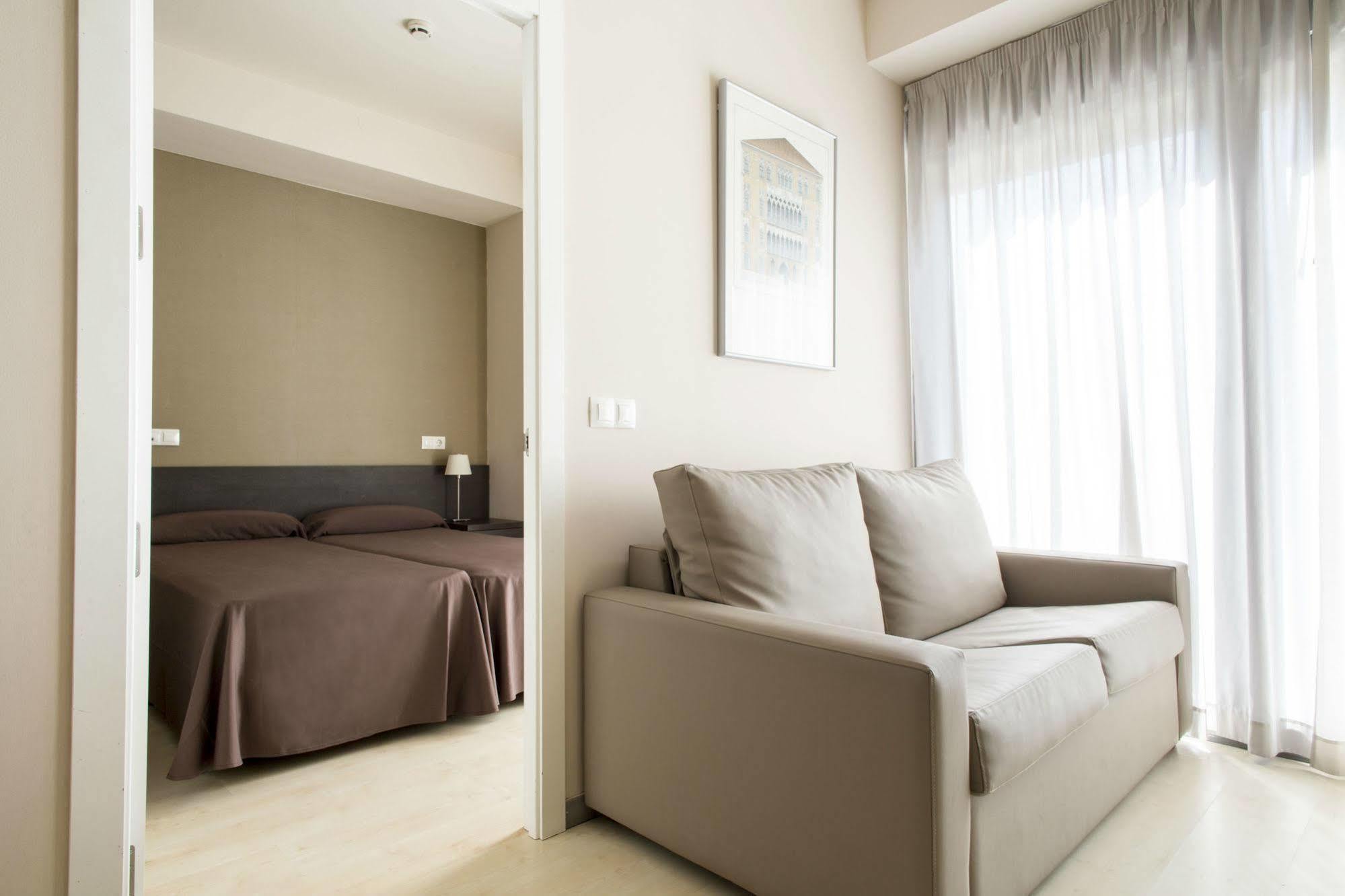 Residencia Universitaria Resa Damia Bonet Valencia Ngoại thất bức ảnh