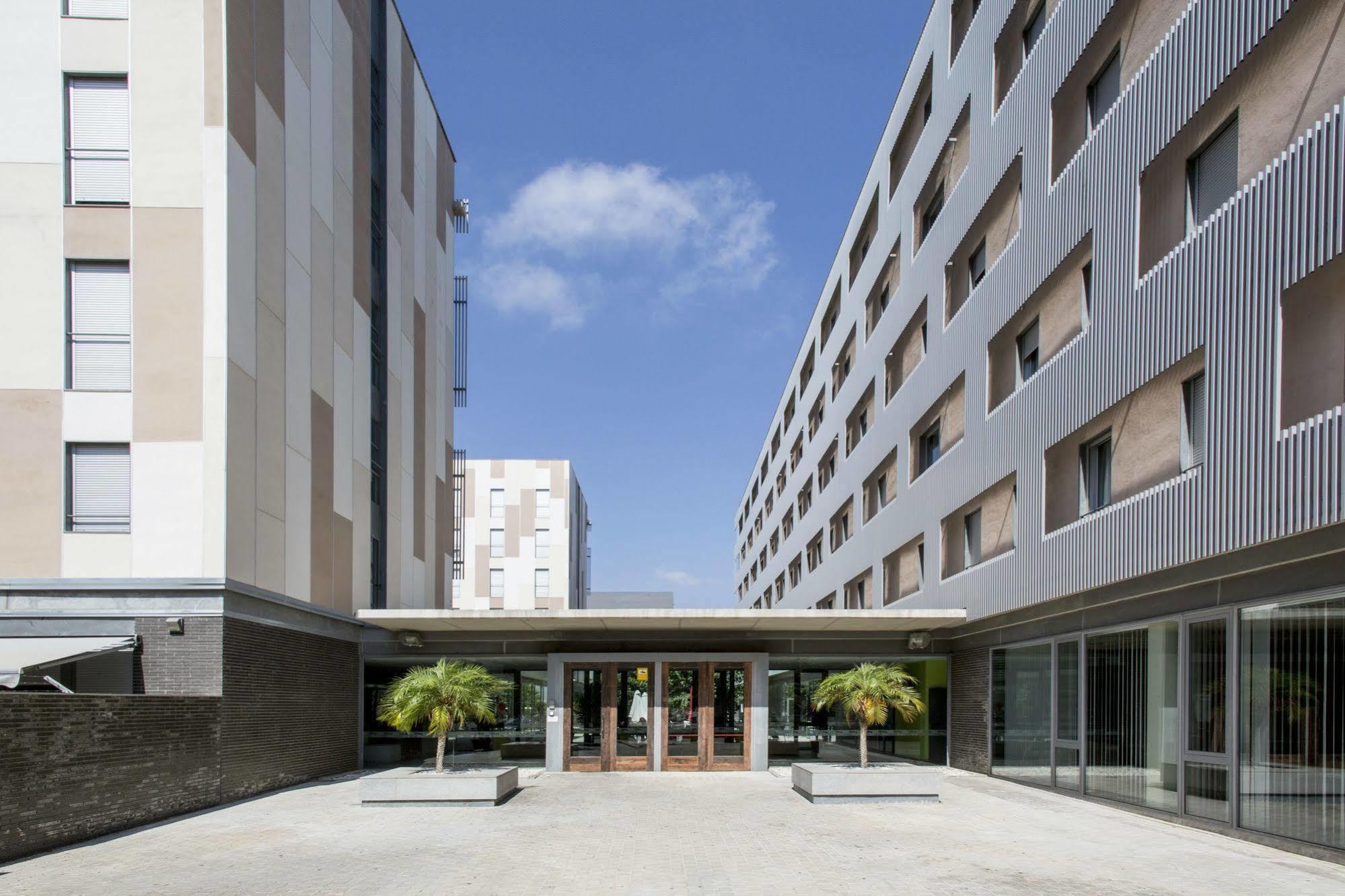 Residencia Universitaria Resa Damia Bonet Valencia Ngoại thất bức ảnh