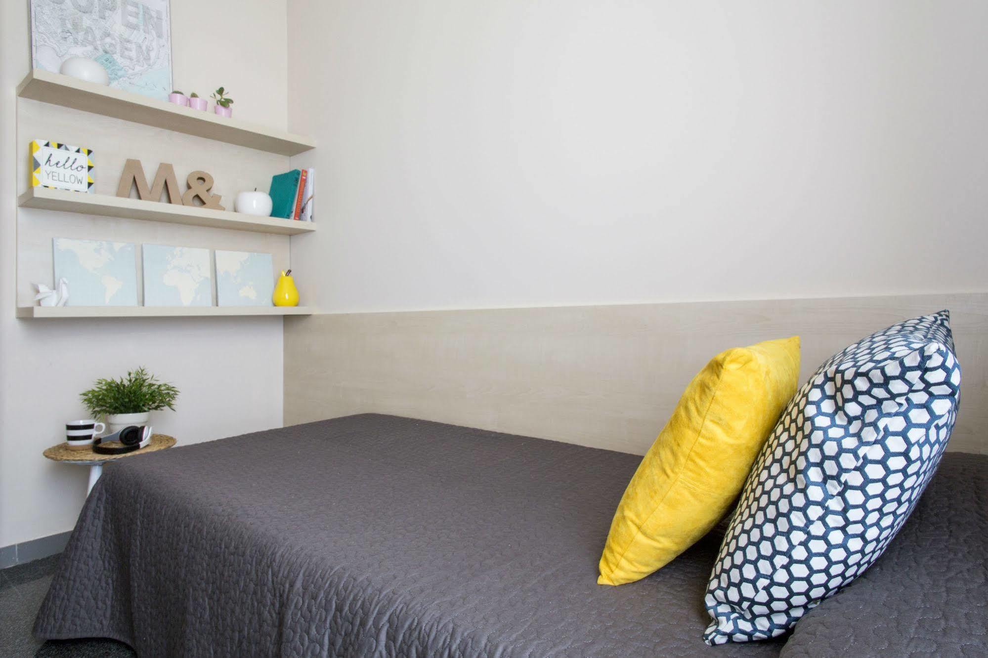 Residencia Universitaria Resa Damia Bonet Valencia Ngoại thất bức ảnh
