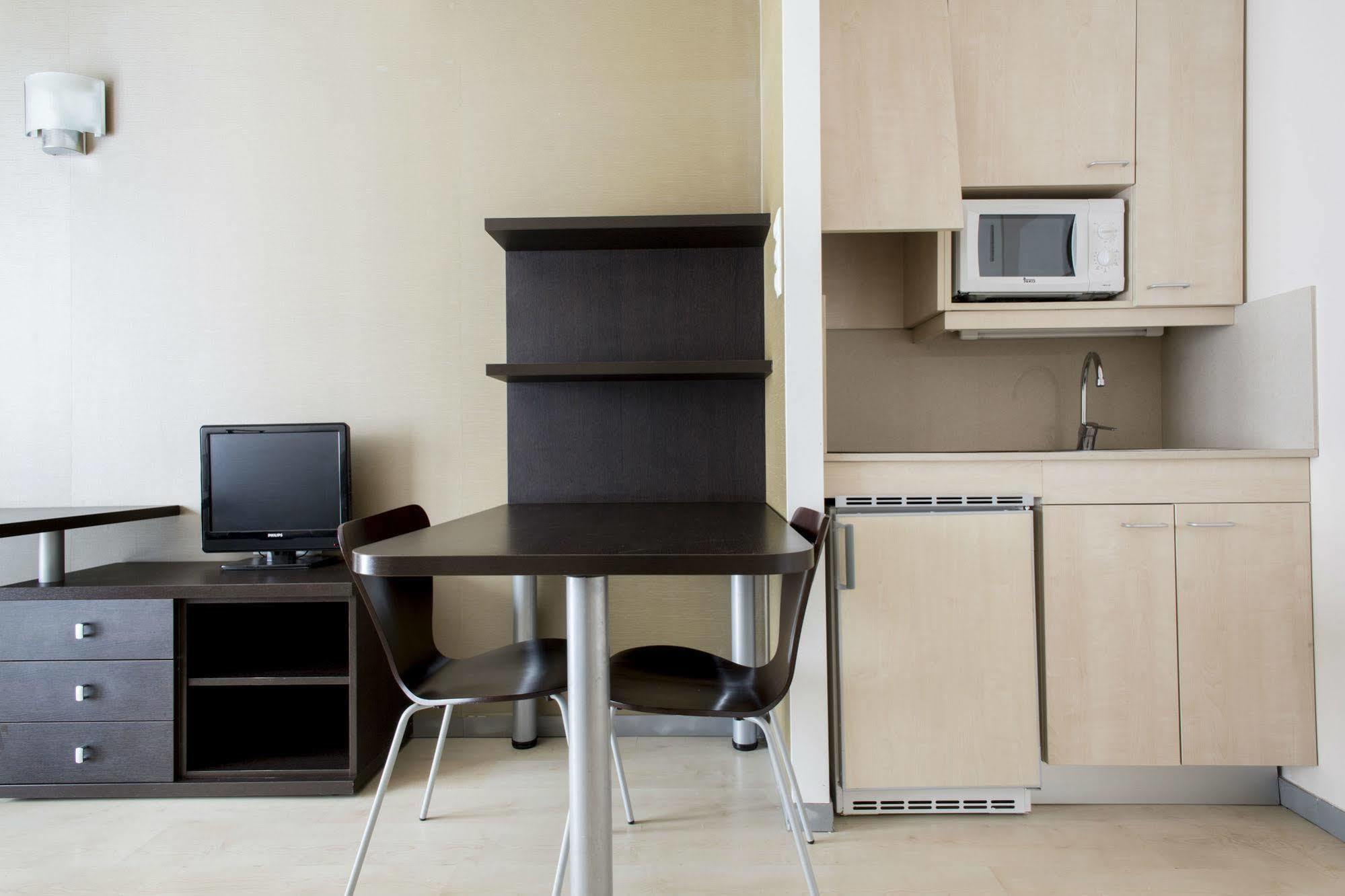 Residencia Universitaria Resa Damia Bonet Valencia Ngoại thất bức ảnh